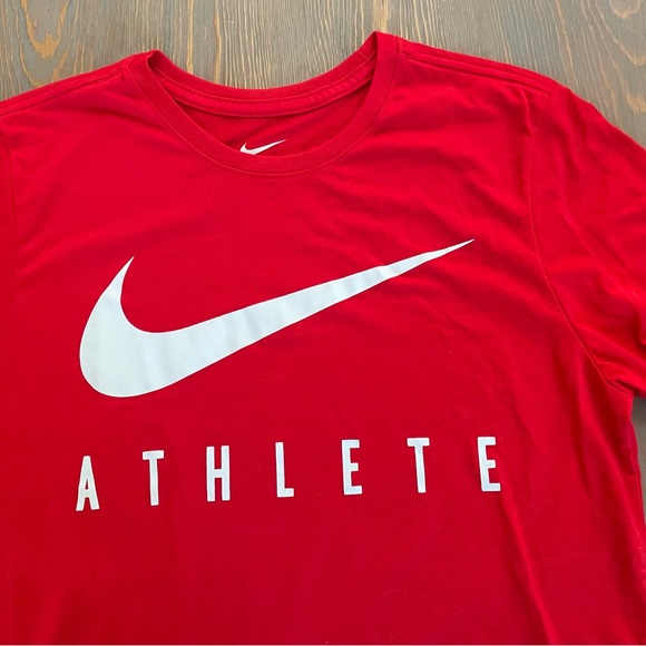 Men’s short sleeve Nike T-shirt New with tags - Picture 2 of 2